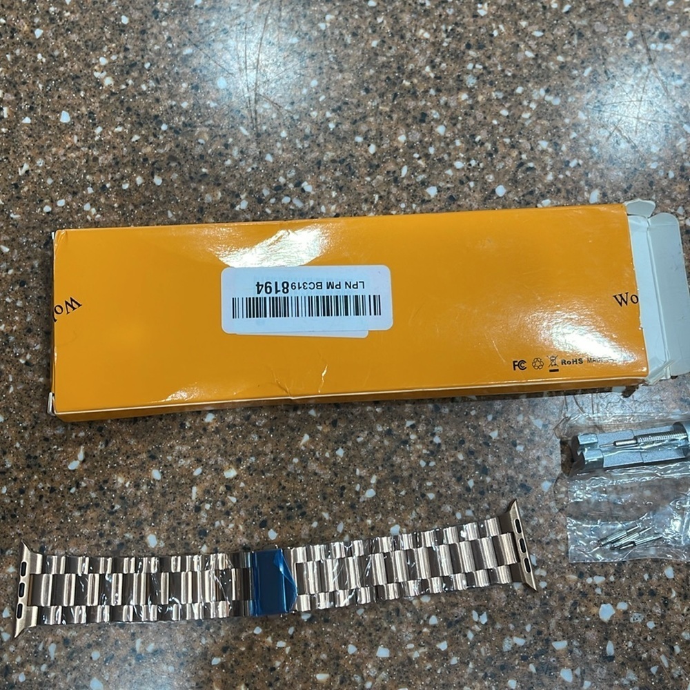 Stainless Steel Rose color smartwatch band - Picture 3 of 3